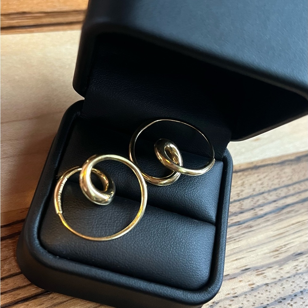 Authentic Michael Good 18kt Gold Single Loop earrings